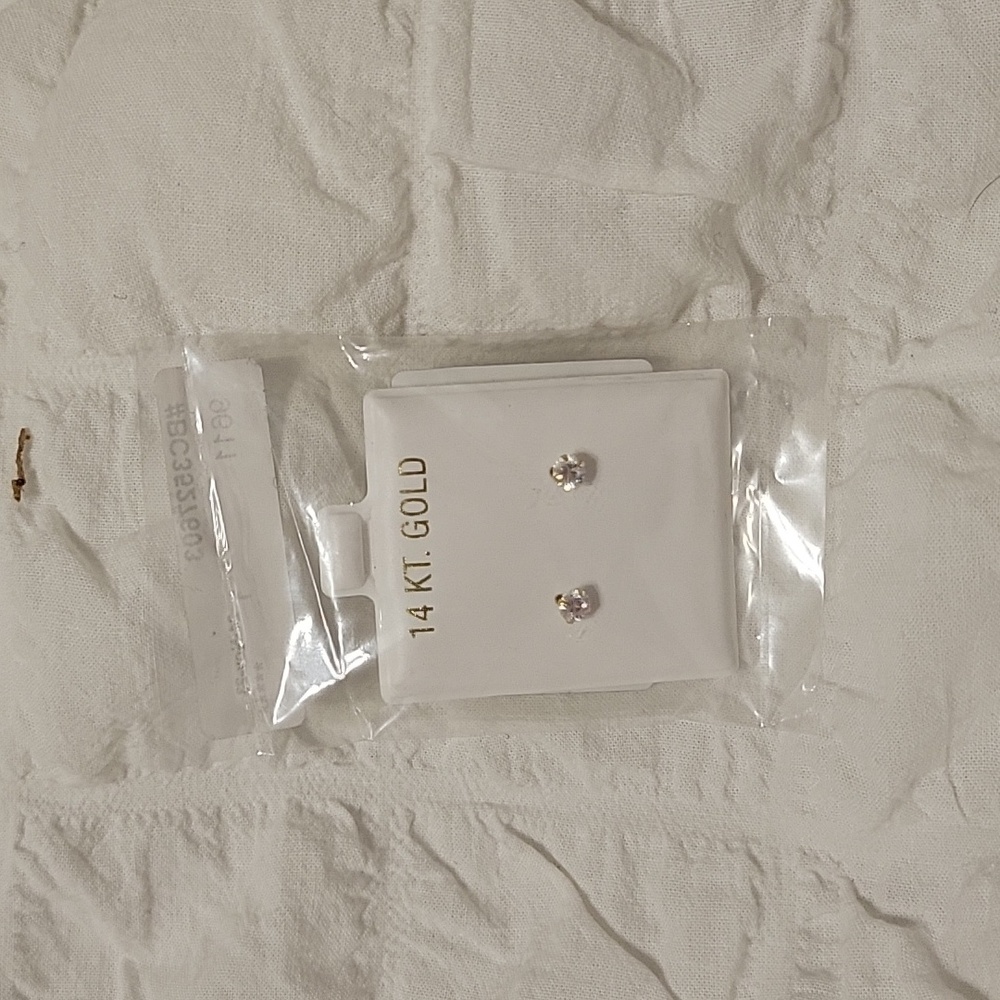 14 kt Body Candy Jewelry studs